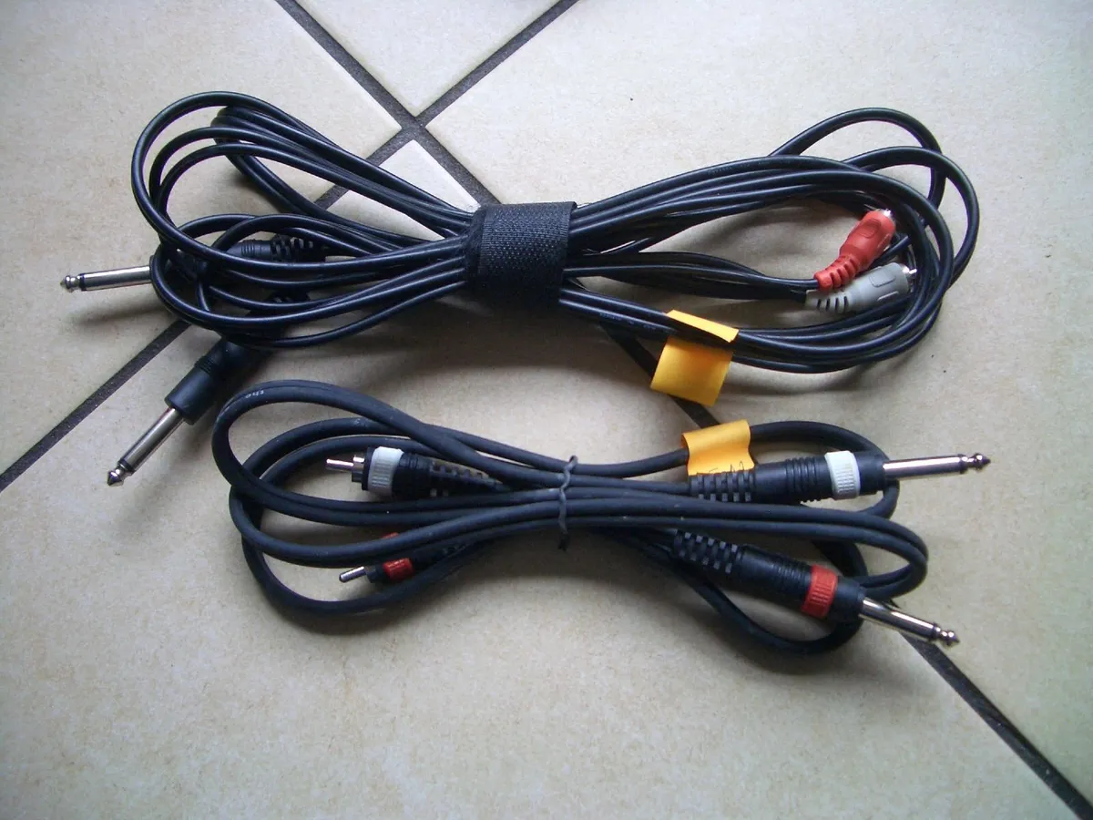 6 Audio Cable Leads - Image 3