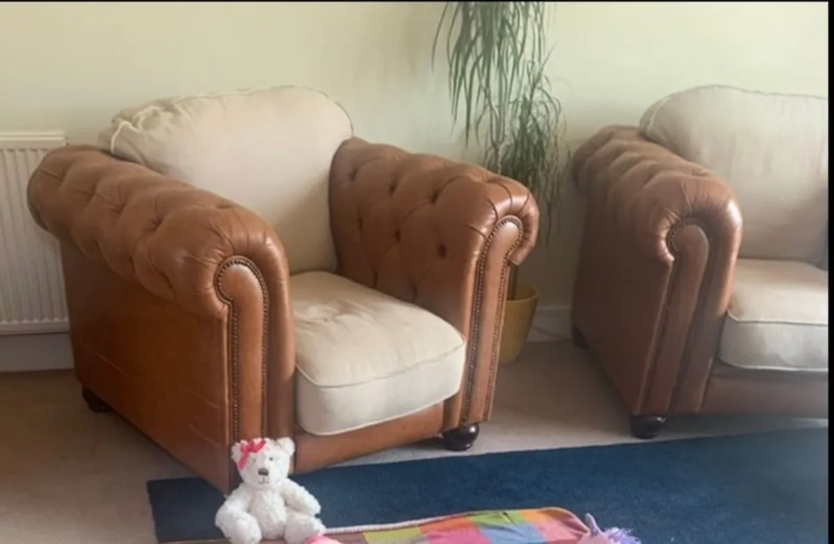 Chesterfield Sofa Suite - Image 3