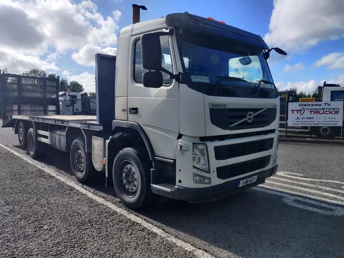 2011 VOLVO FM 11 410HP 6X2 with 31ft body - Image 1
