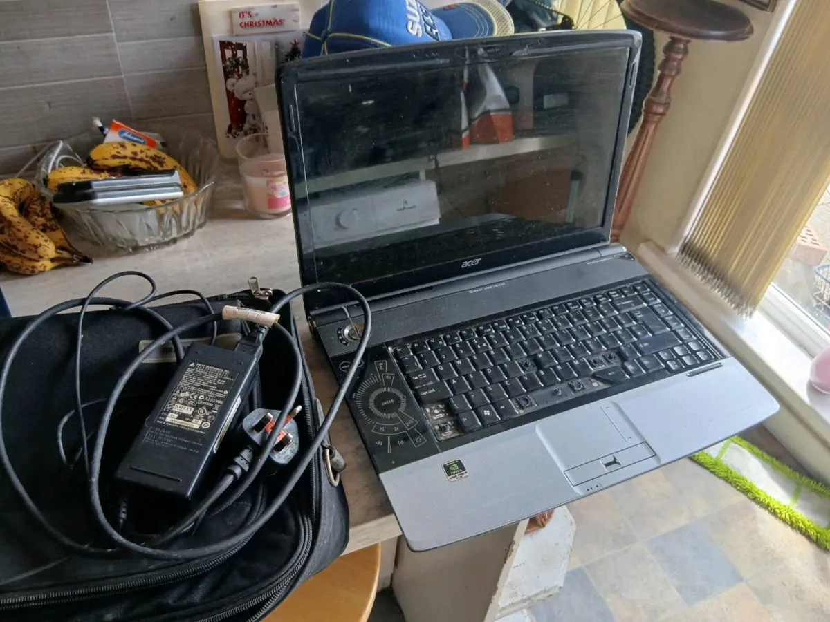 Acer laptop for parts or repair - Image 3