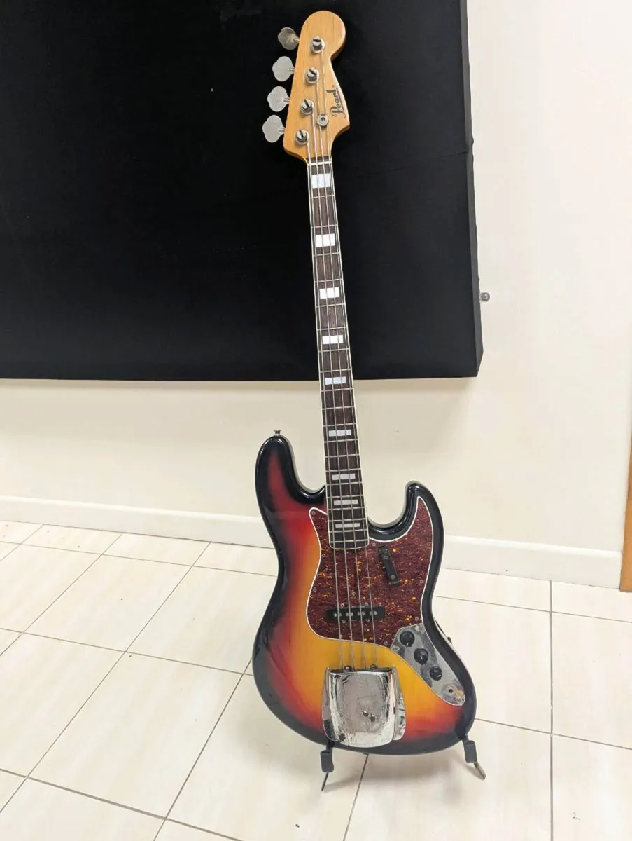 Vintage pearl bass guitar - Image 1