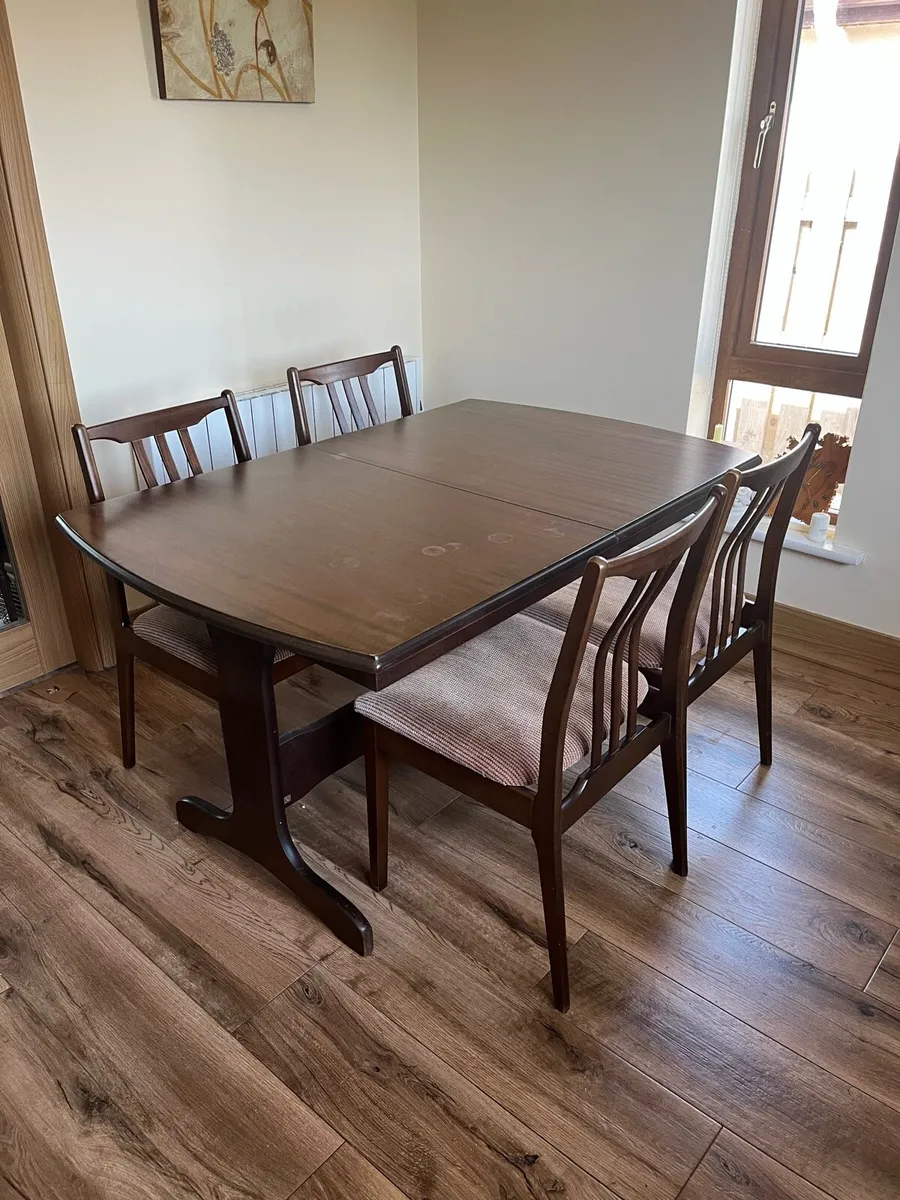 Table and 6 chairs - Image 2
