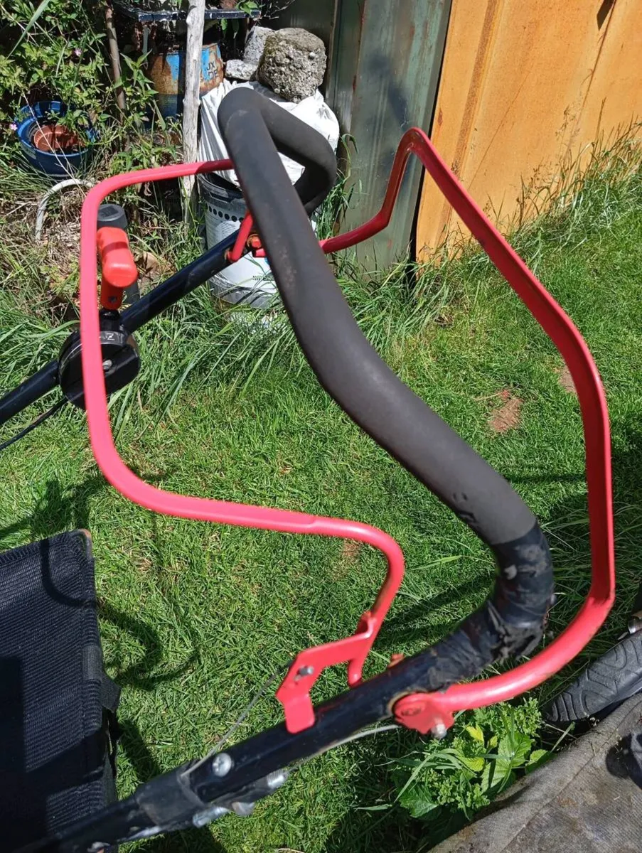 Morrison self-drive lawnmower - Image 4