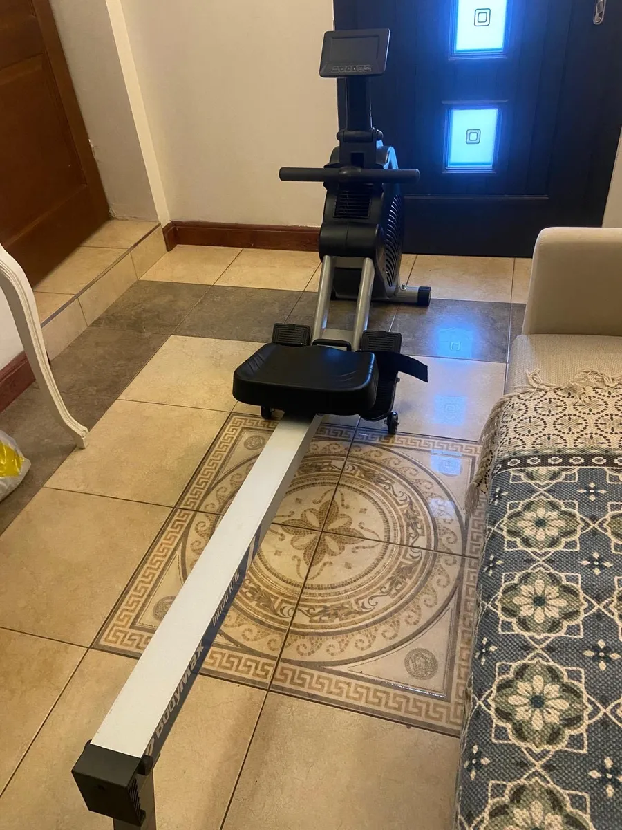 Rowing machine - Image 1
