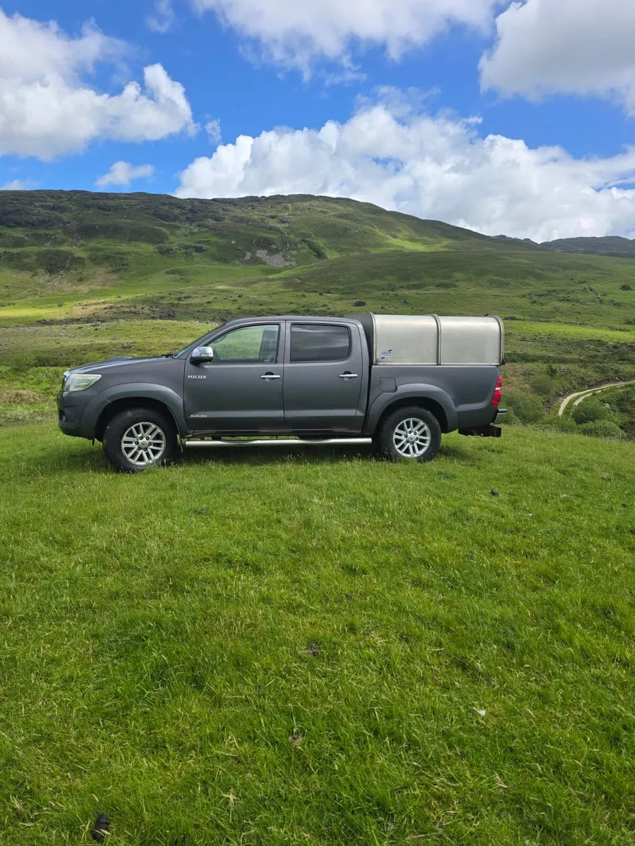 Toyota Hilux - Image 4