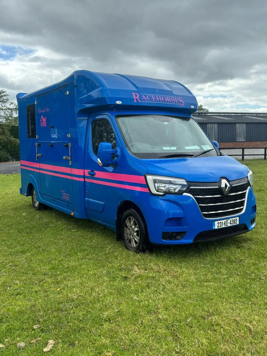 2023 Renault Horse 2box - Image 1