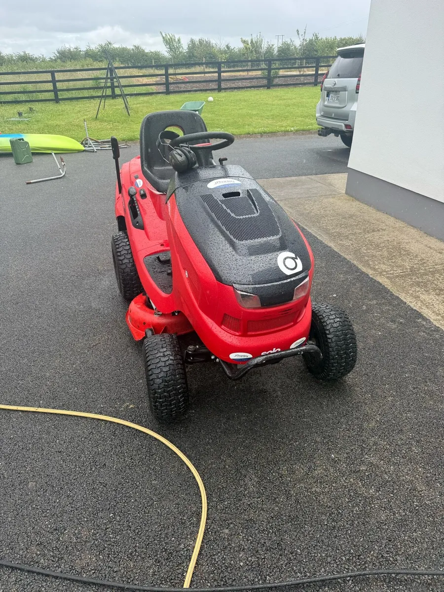 Solo ride on lawnmower - Image 1