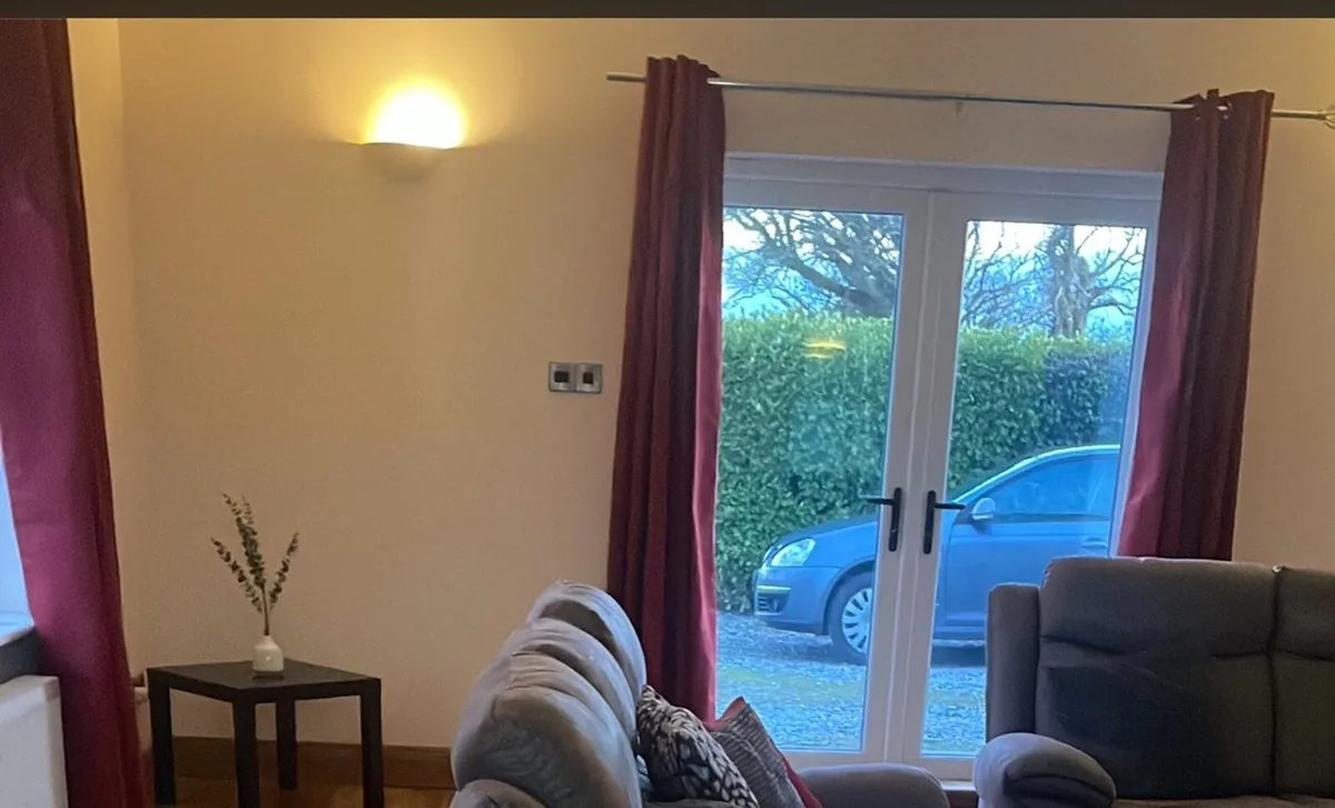 Curtains - Image 2