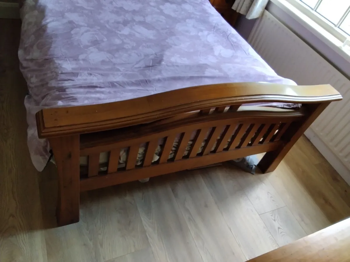 Bedroom suite - Image 2