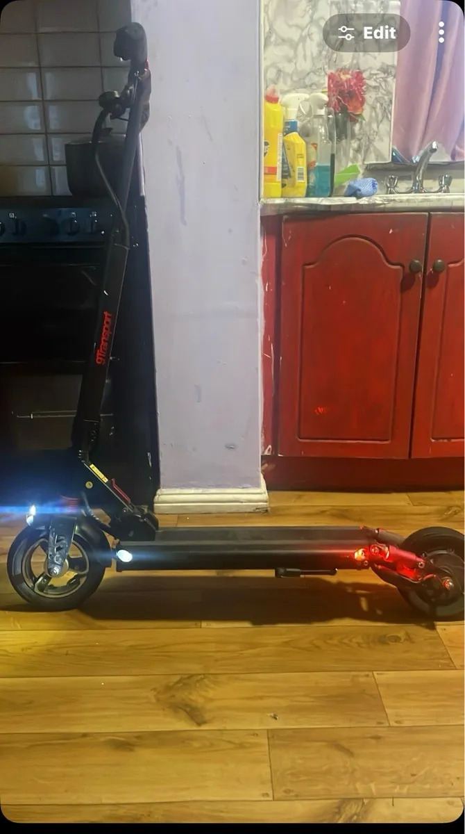 Electric scooter - Image 2