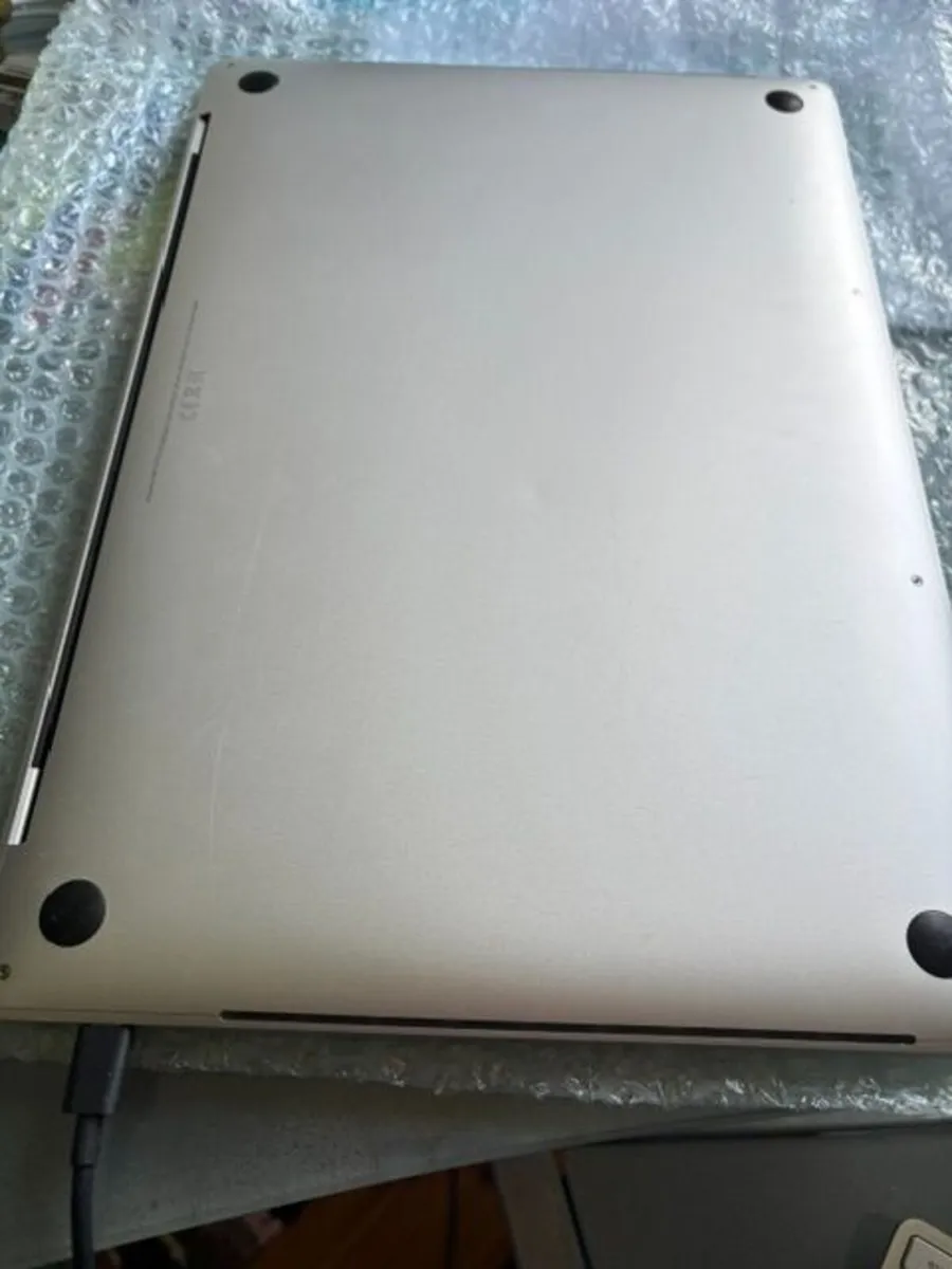 MacBook Pro 16" 16G RAM 500G SSD - Blemish - 2019 - Image 2