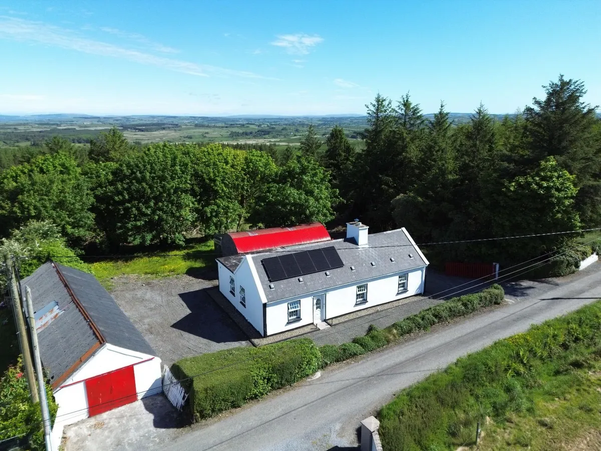 House/Cottage for Sale - Image 1
