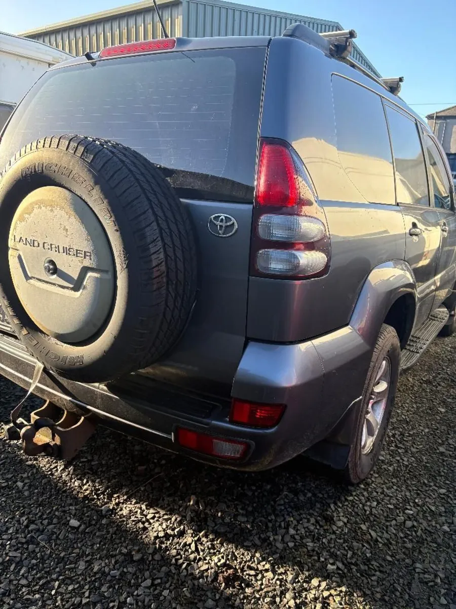06 Toyota Landcruiser - Image 1