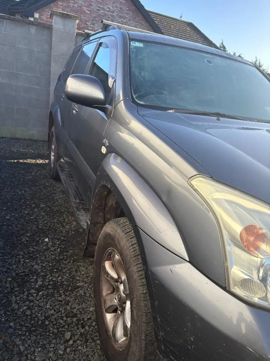 06 Toyota Landcruiser - Image 2