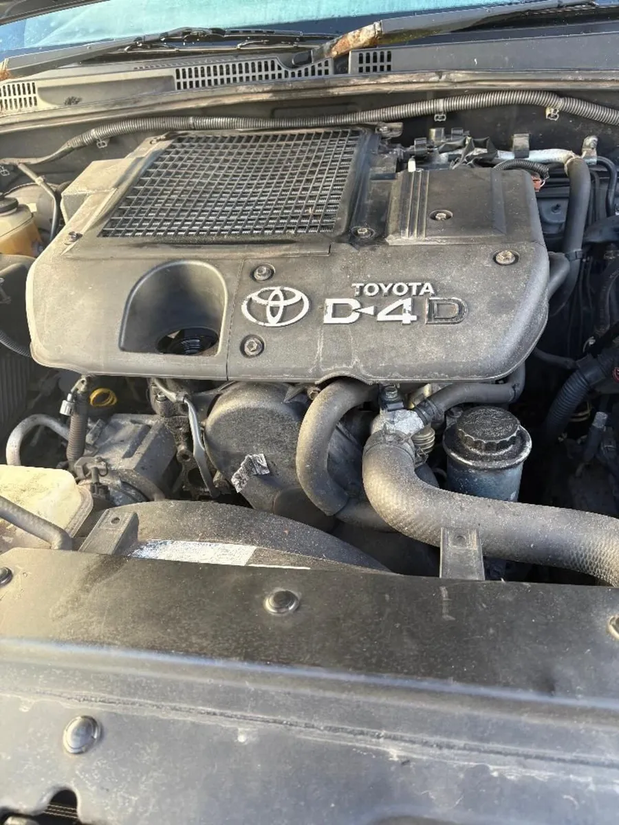 06 Toyota Landcruiser - Image 3