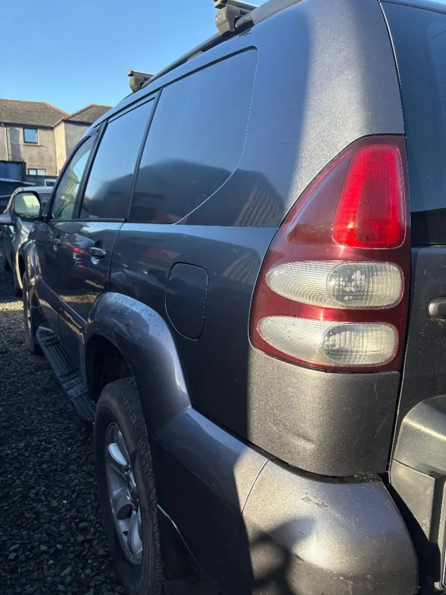 06 Toyota Landcruiser - Image 4