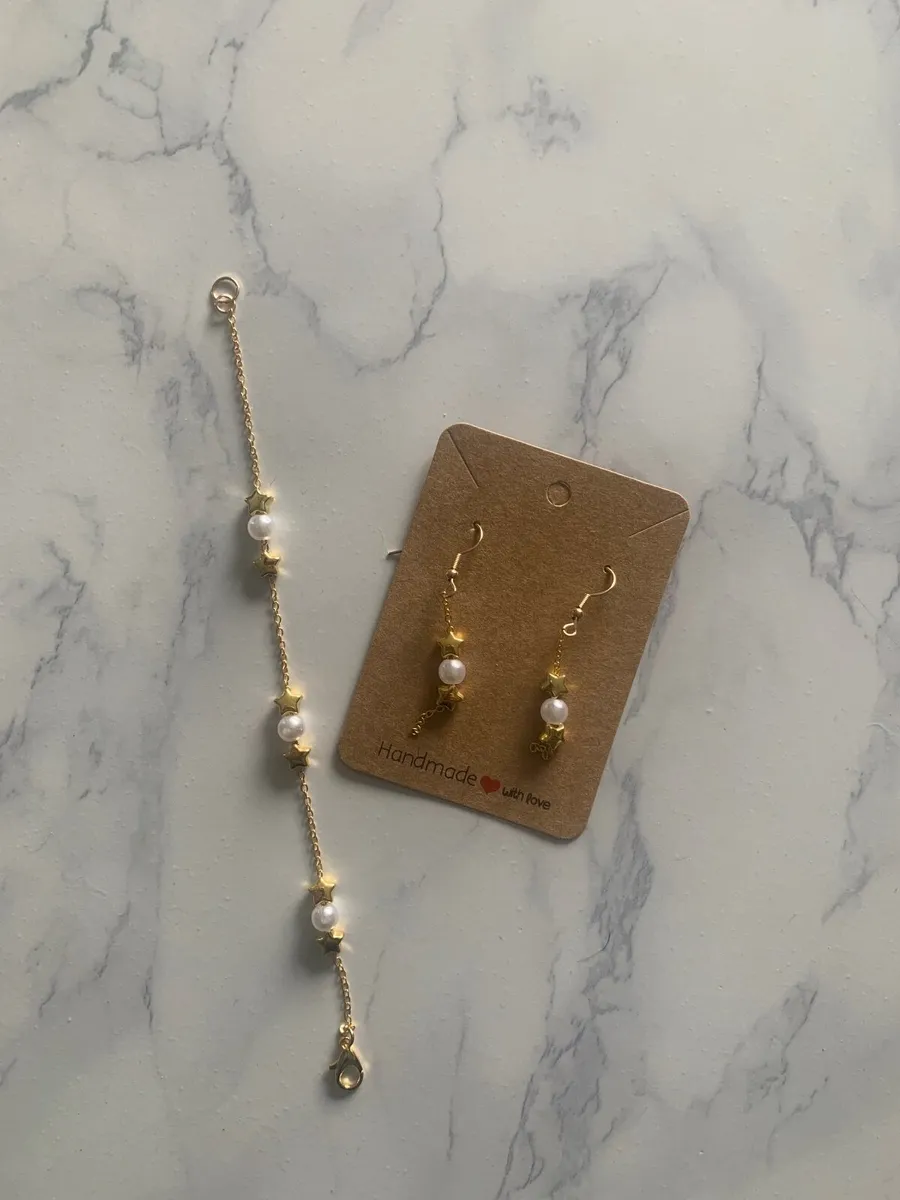 Jewellery - Image 1