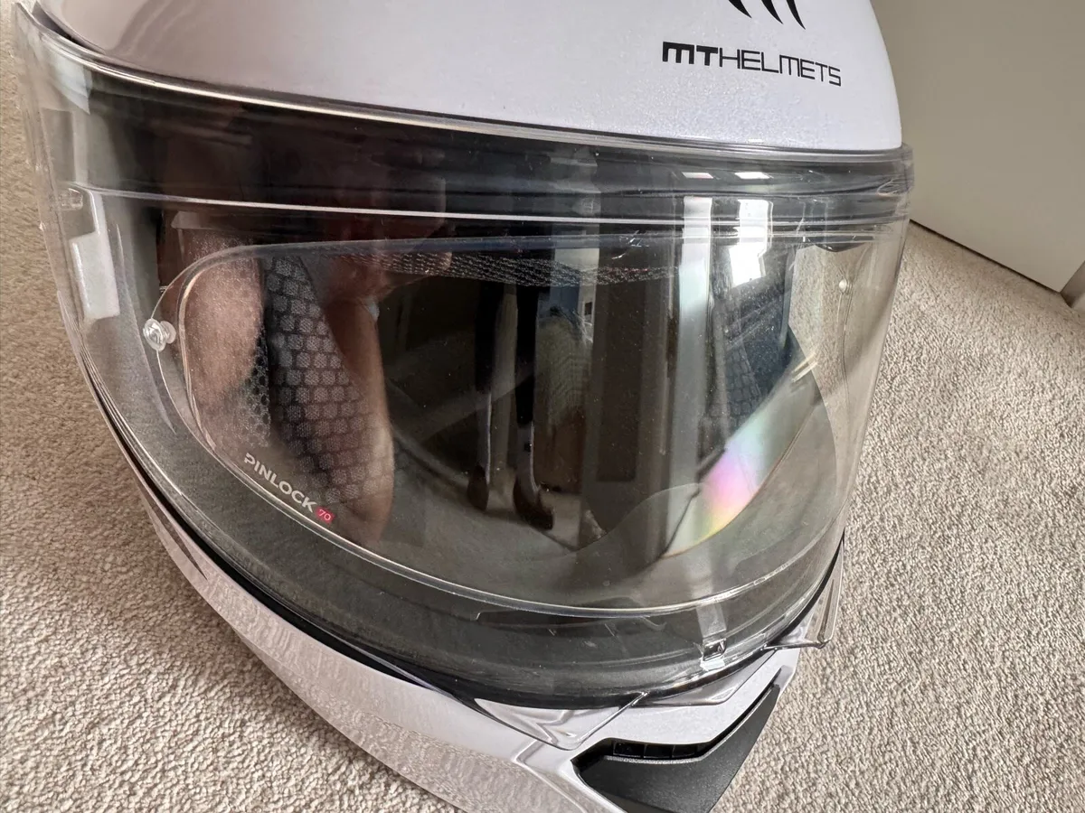 Motorbike helmet - Image 1