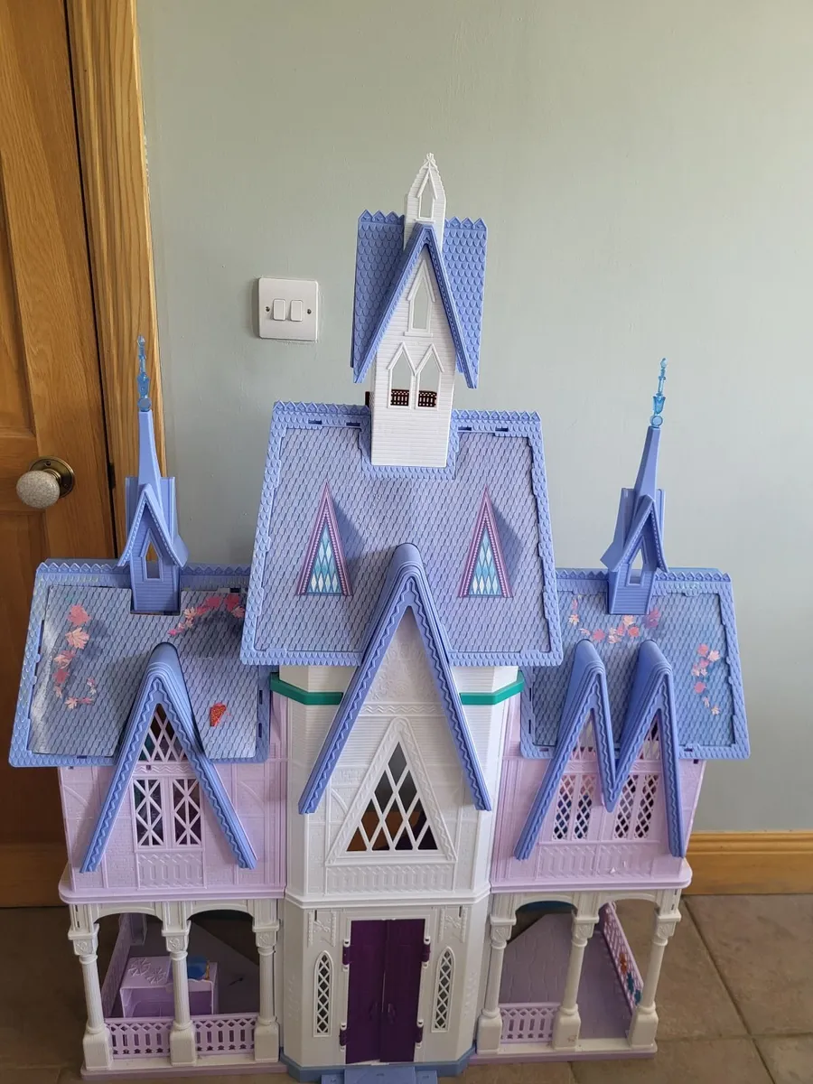 Frozen Disney large Doll Castle. Arendelle. - Image 1