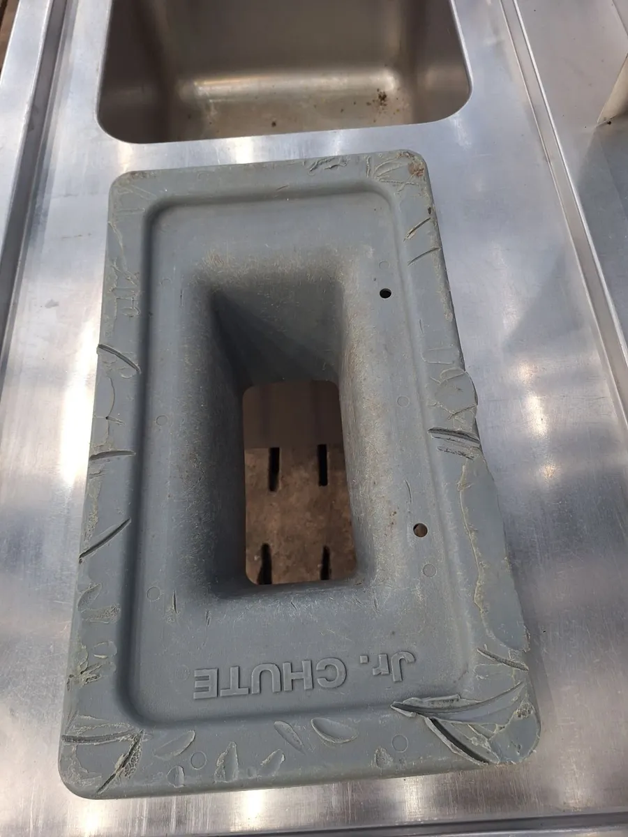 Stainless double bowl sink with cutlery trap - Image 3
