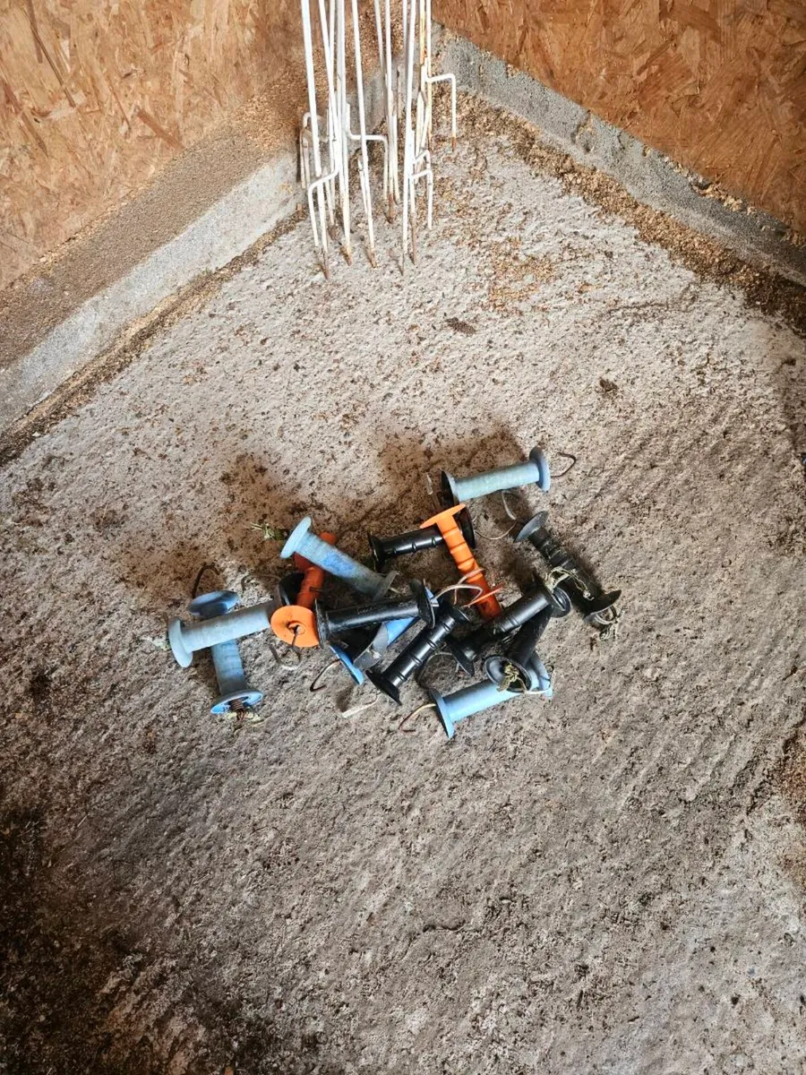 Stable and accessories - Image 2