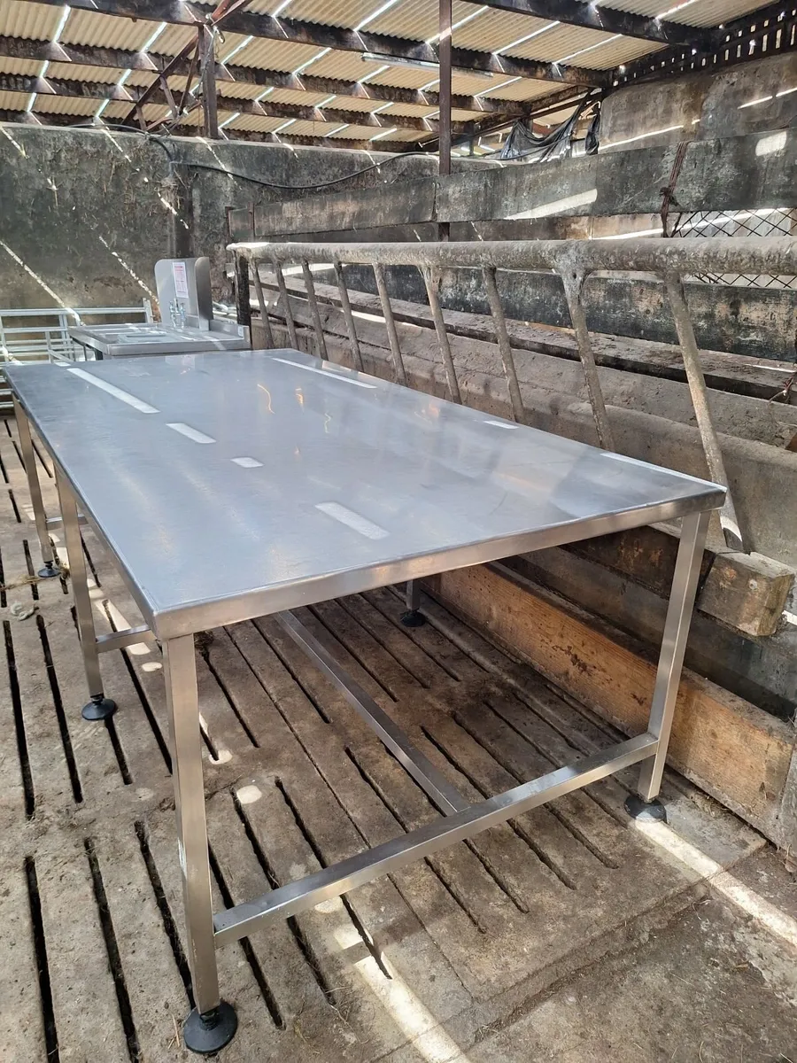 Stainless steel table - Image 1