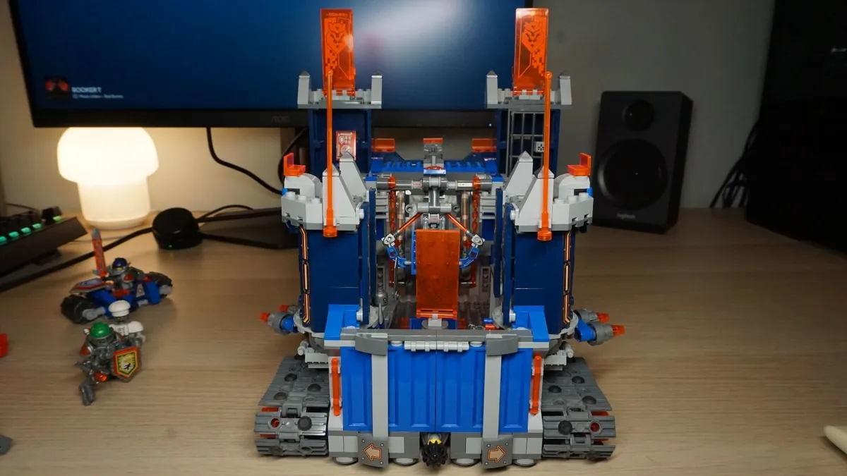LEGO Nexo Knights Complete Set (70317) - Image 3