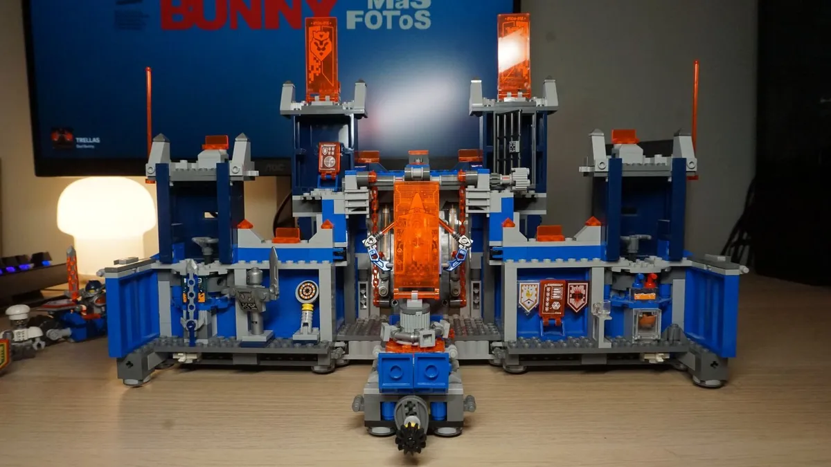 LEGO Nexo Knights Complete Set (70317) - Image 4