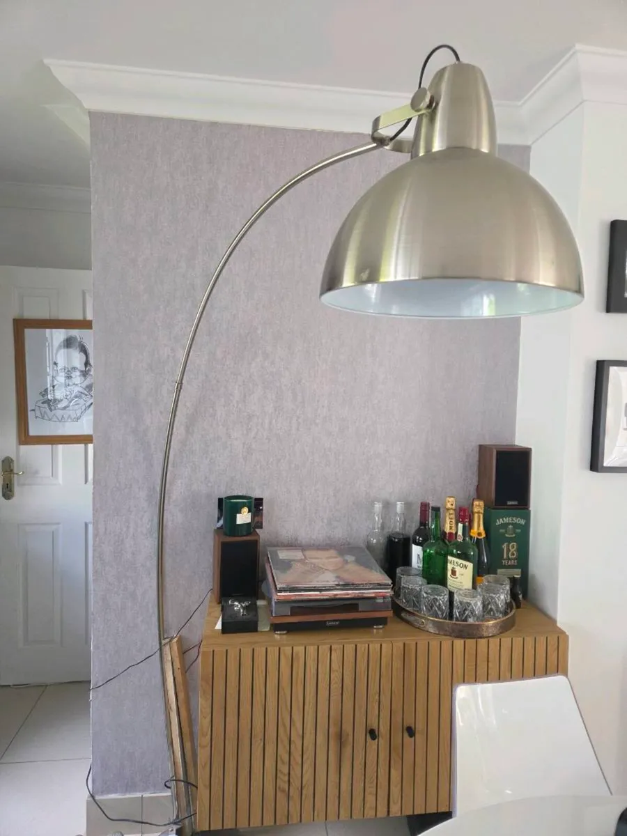 Floor lamp