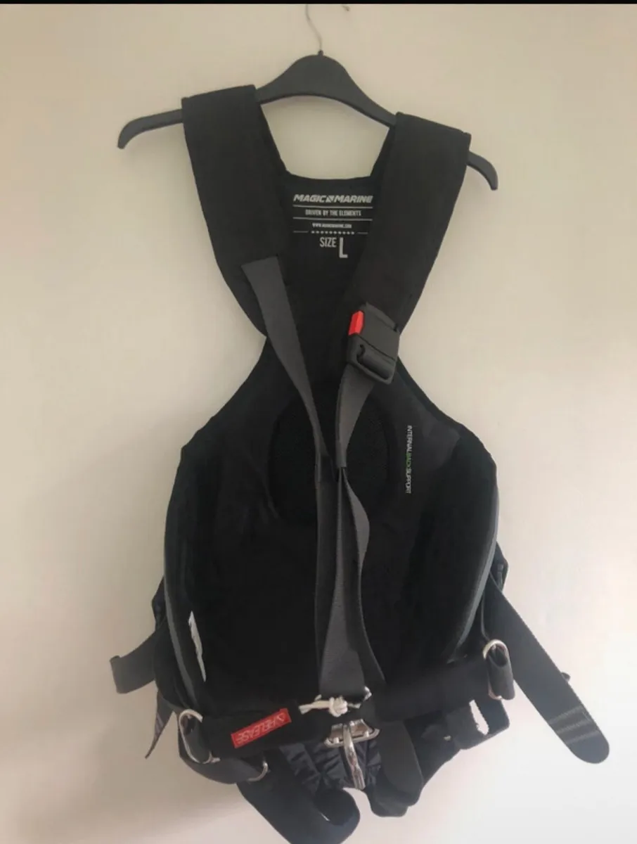 Magic Marine Pro Racing Harness - Image 3