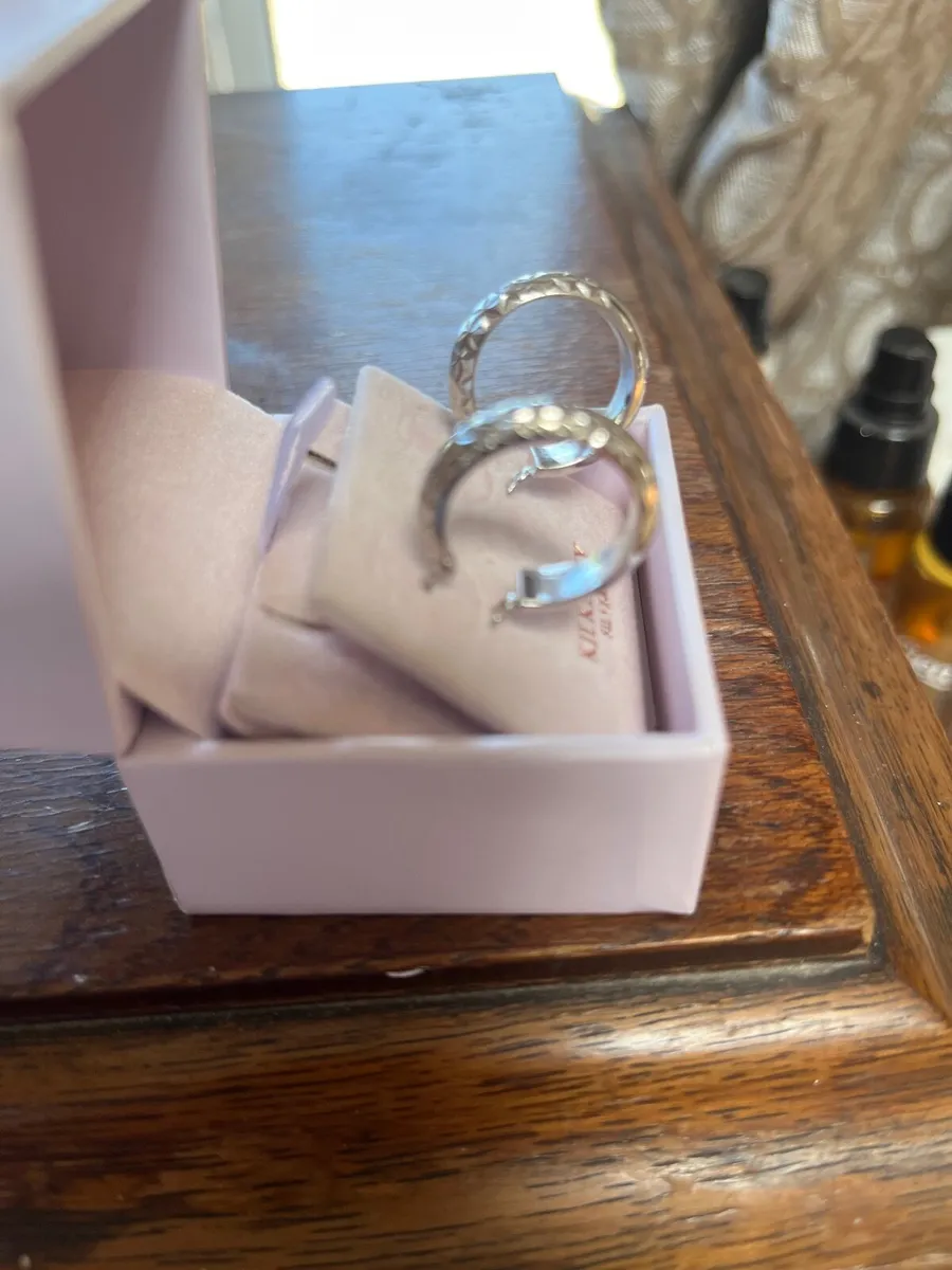 Gold earrings - Image 2