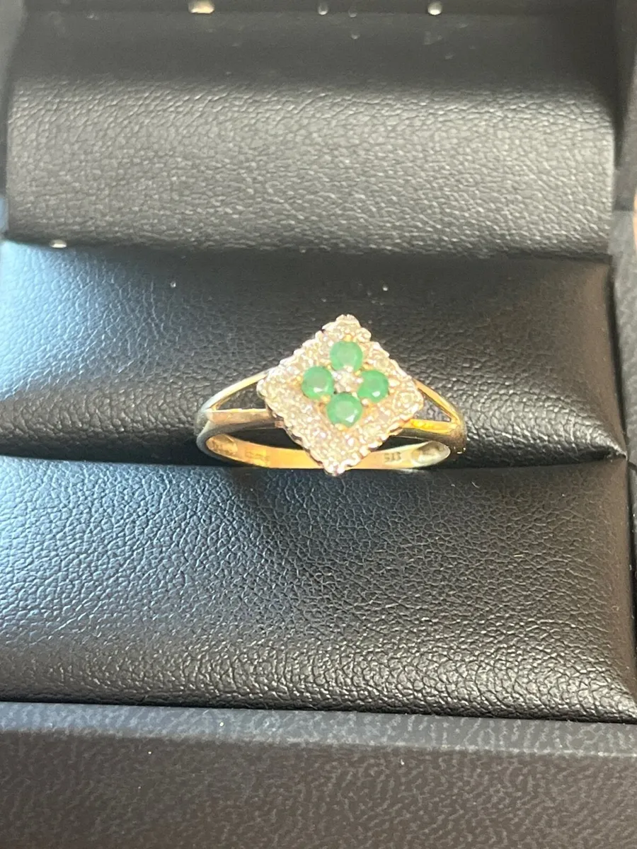 Emerald and diamond ring - Image 1