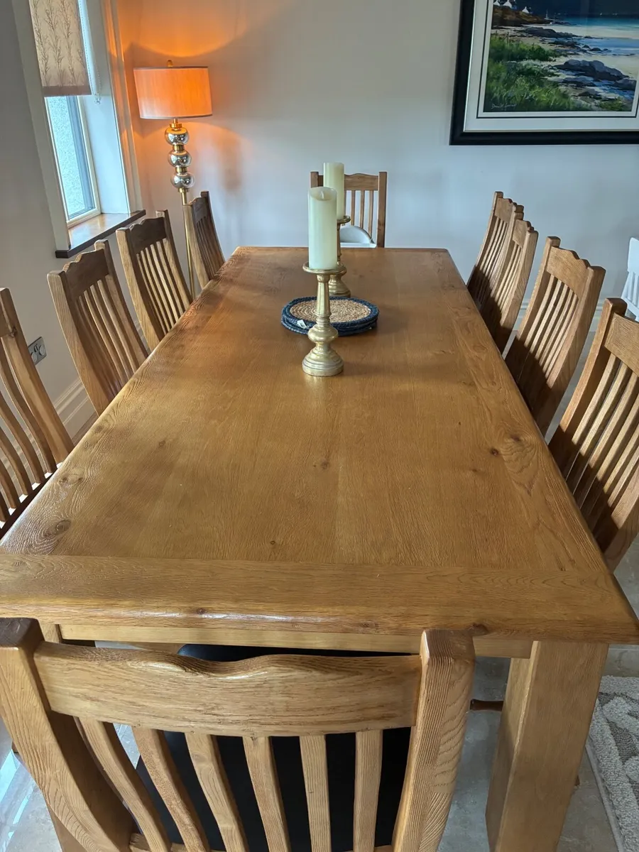 Kitchen table - 10 seat capacity - Image 1