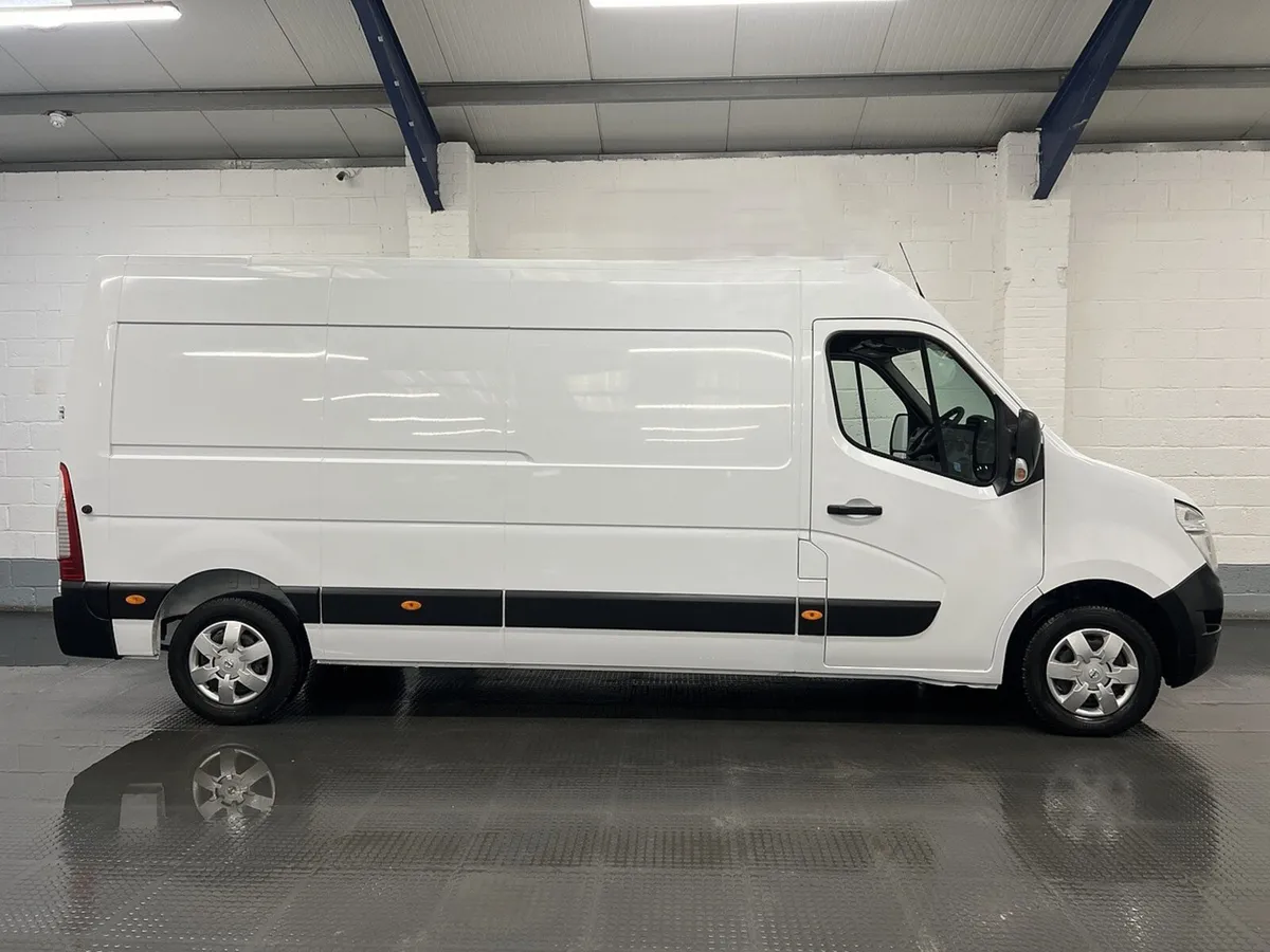 2022 Nissan Interstar High Roof Panel Van - Image 1