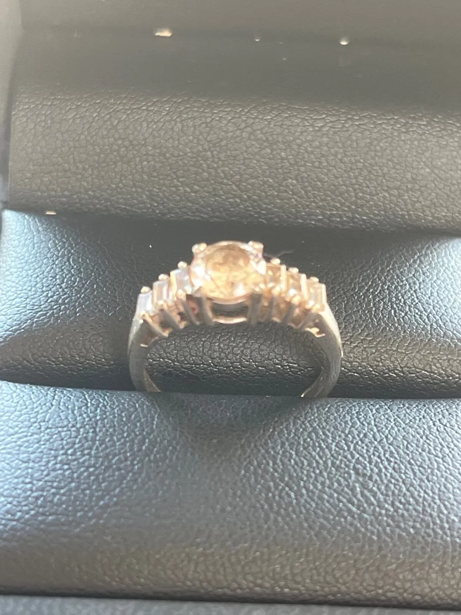 9ct white gold ring - Image 1