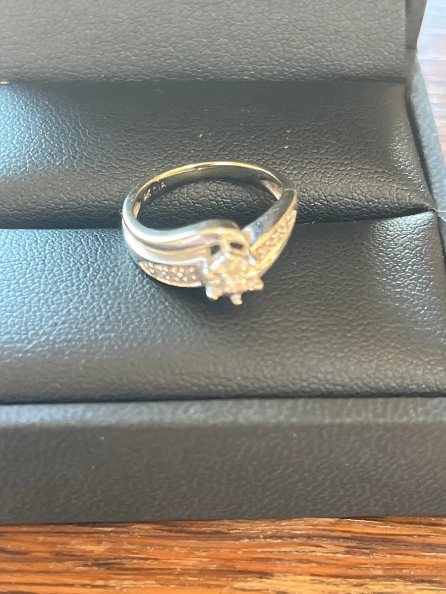 9ct diamond ring - Image 2