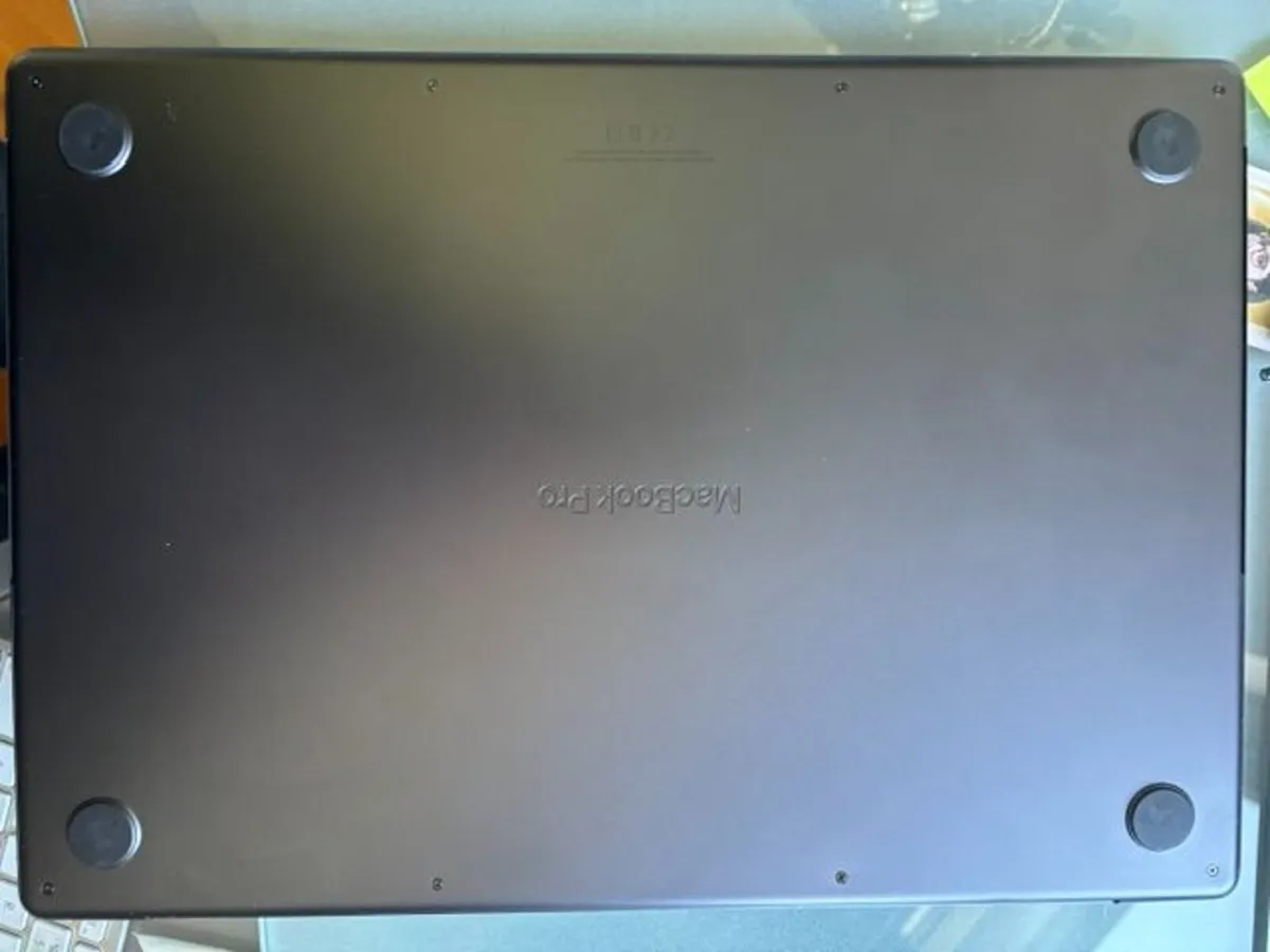 MacBook Pro Gray 16" M3 2023 - Image 3