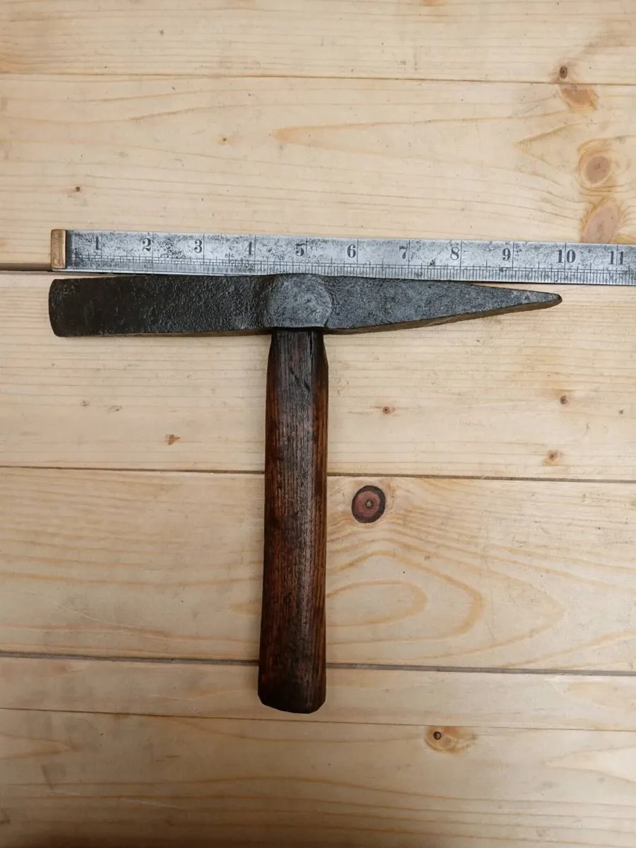 Stonemasons hammer - Image 1