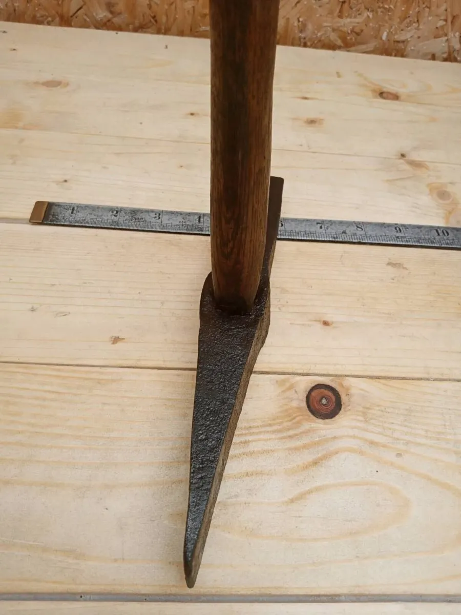 Stonemasons hammer - Image 4