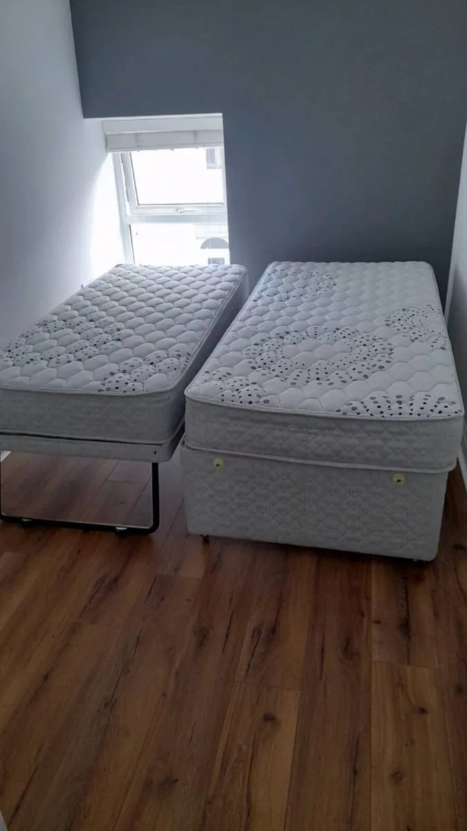 Single bed with fold in second single bed - Image 2