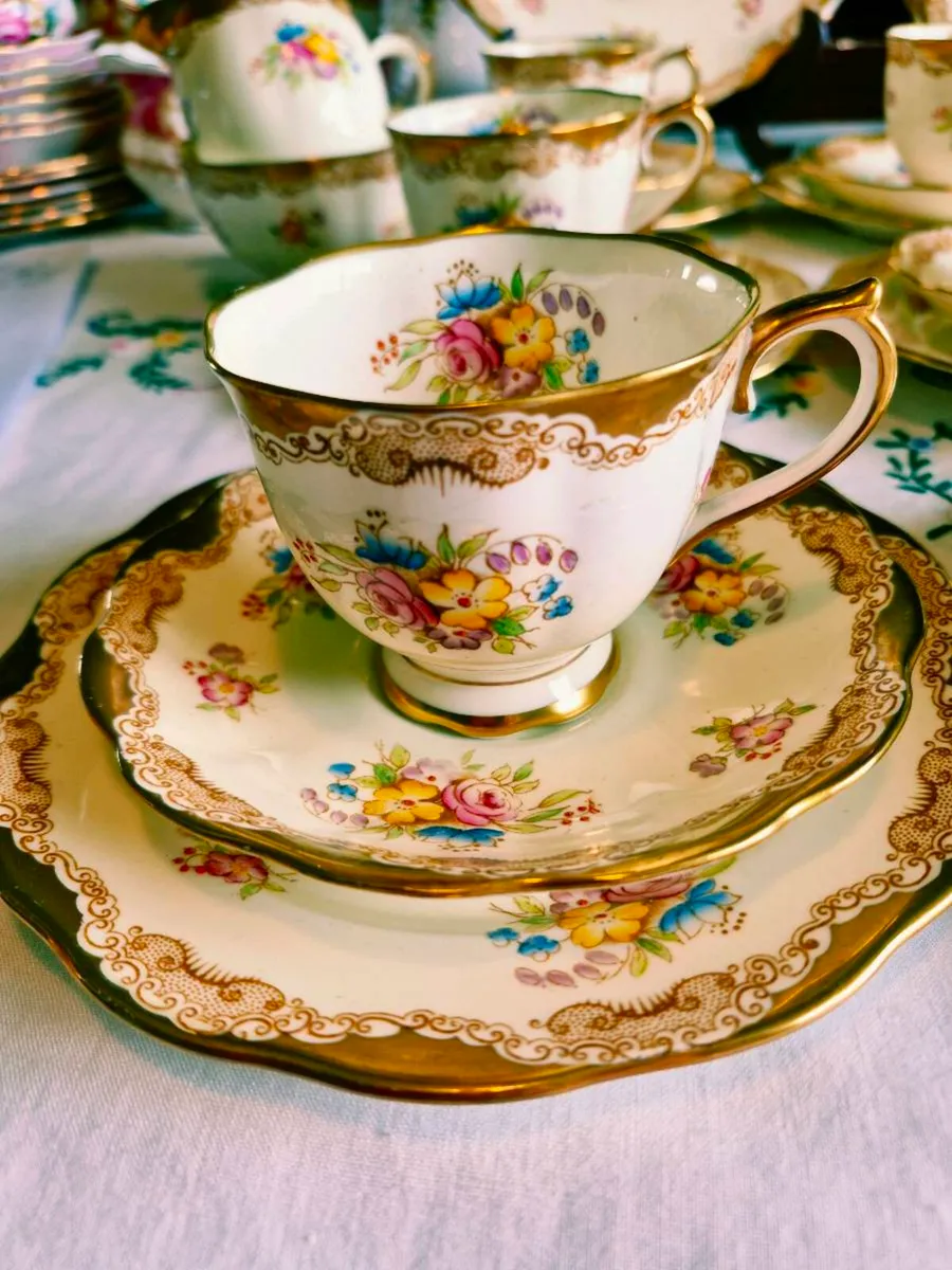 Antique Royal Albert gold lace 34 piece - Image 1