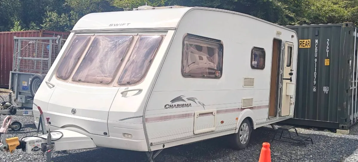 4/5 berth caravan - Image 1