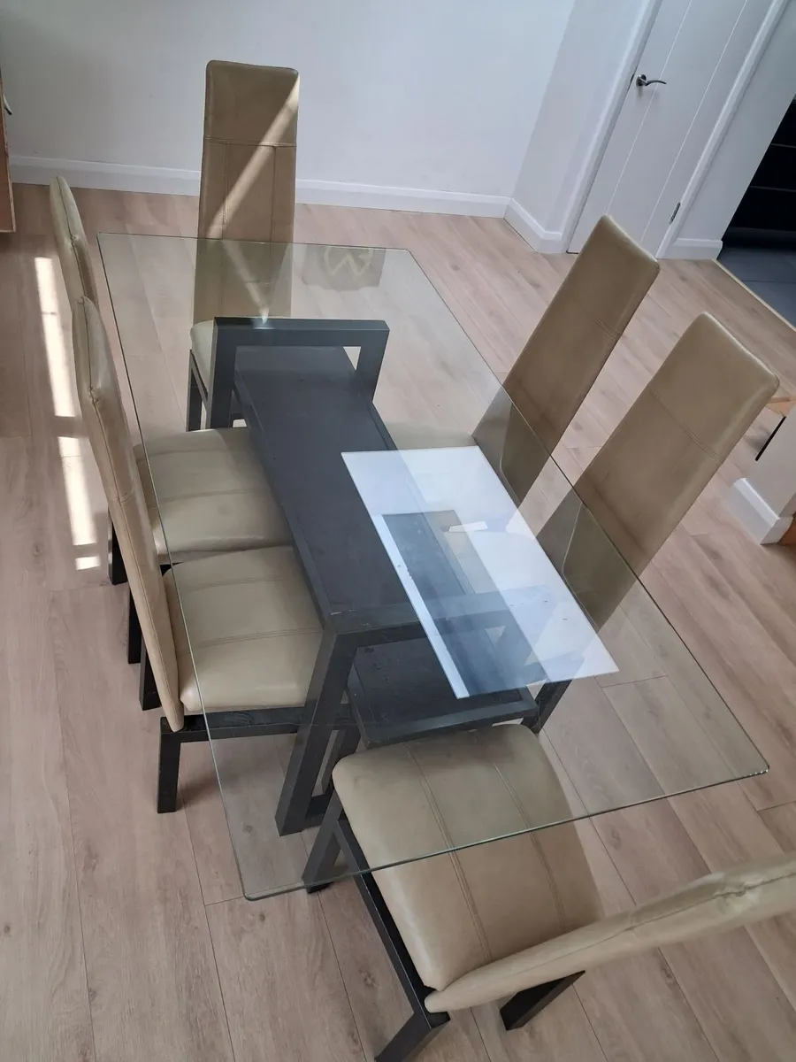 Dining table and chairs - Image 3