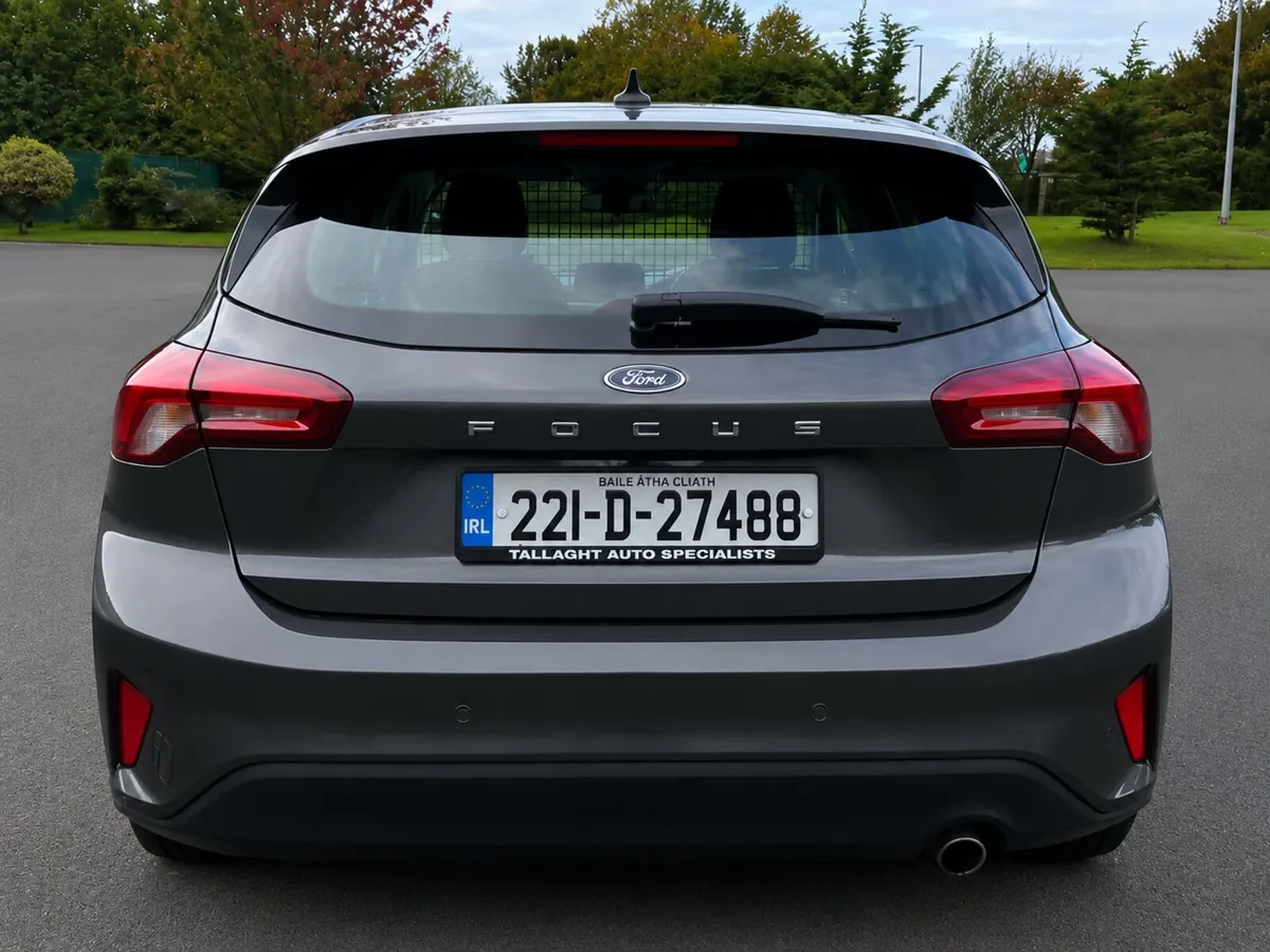 2022 Ford Focus AUTOMATIC Commercial - Image 3