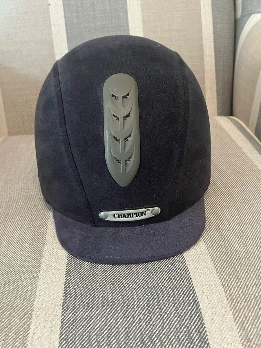 Riding helmet - Image 3