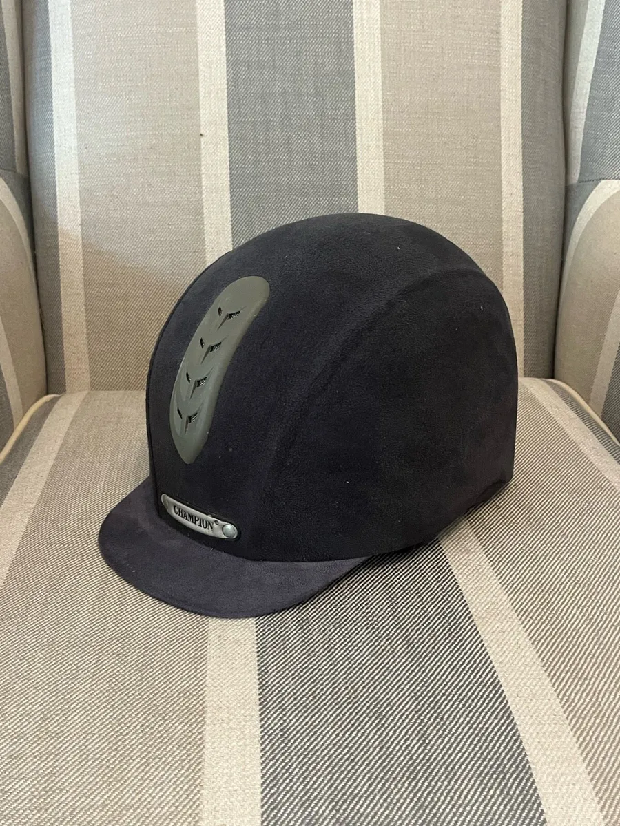 Riding helmet - Image 1
