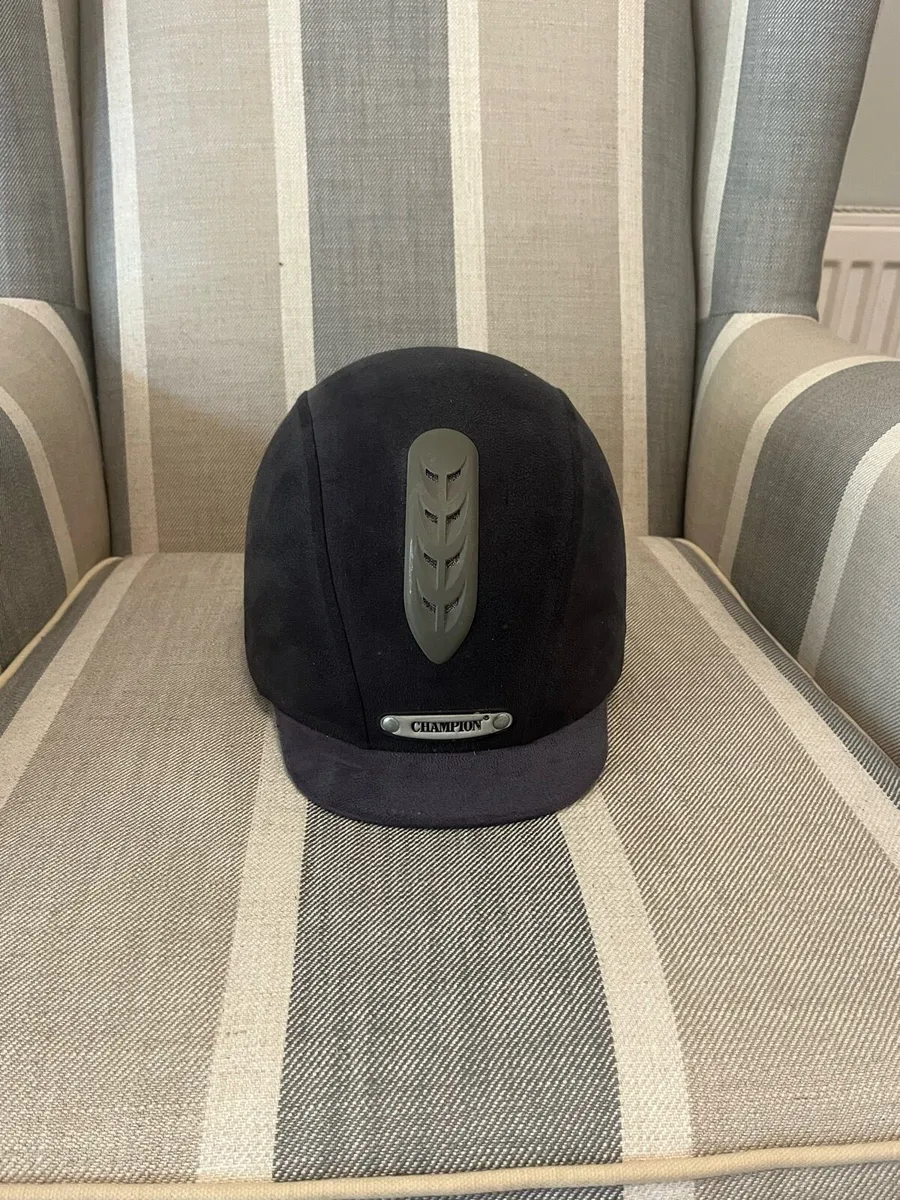 Riding helmet - Image 4
