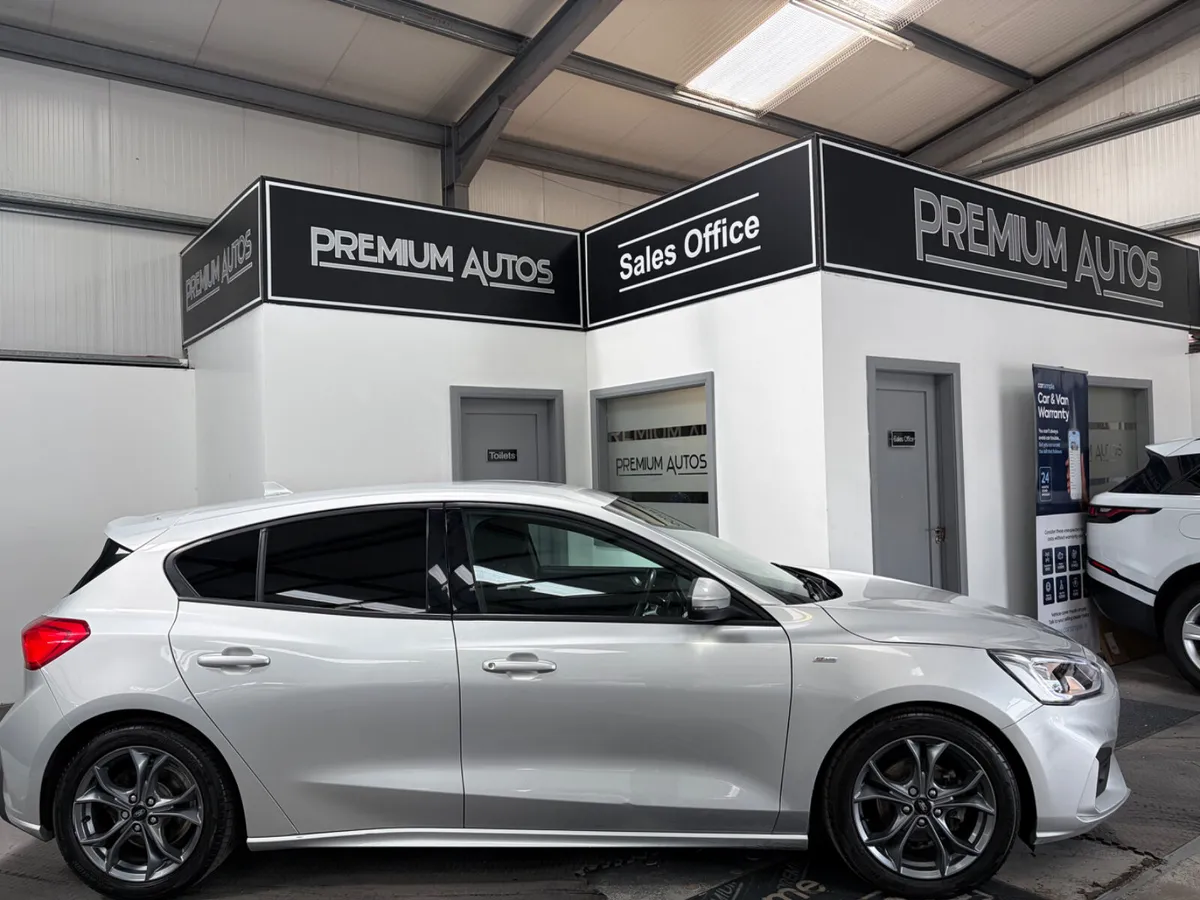 Ford Focus 2021 1.5D  ST LINE. VAN - Image 2