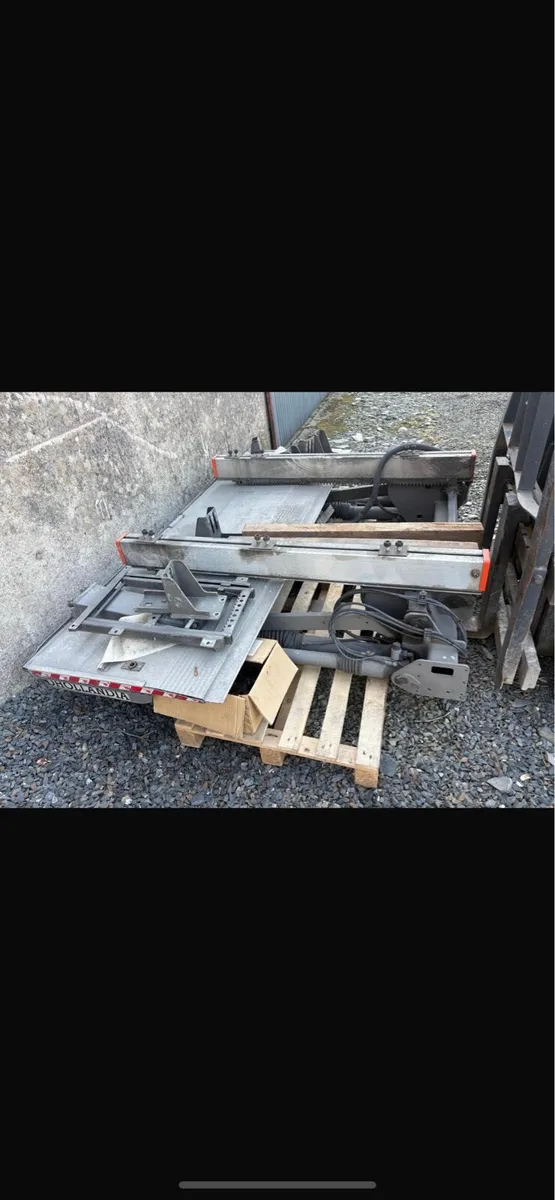 DHOLLANDIA tail lift - Image 2
