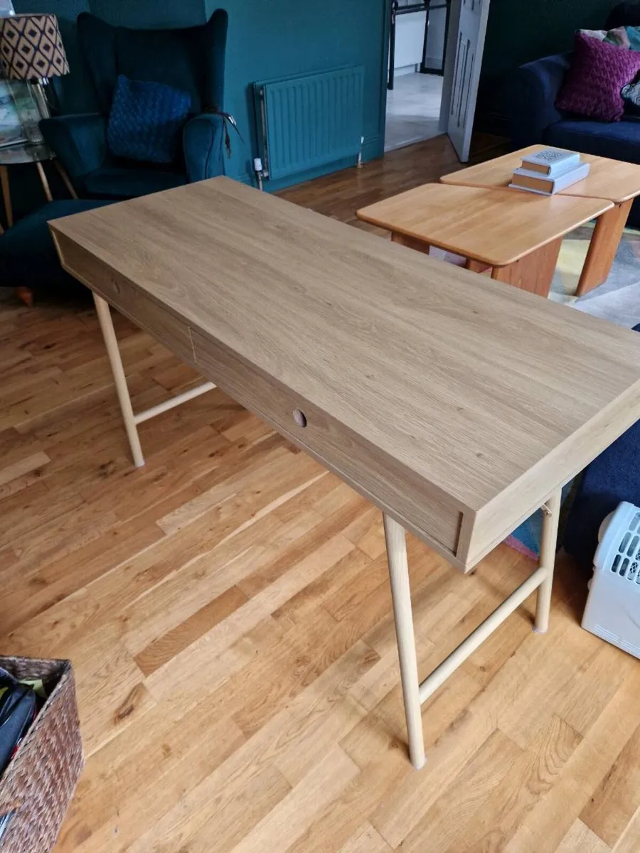 Office desk - Image 1